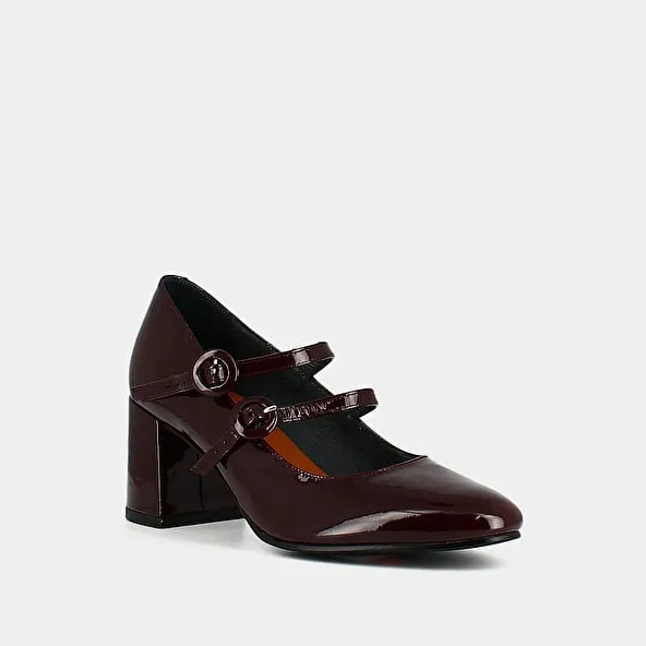 Babies with heels in burgundy patent leather