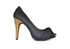 Black high heel shoes Chloé.