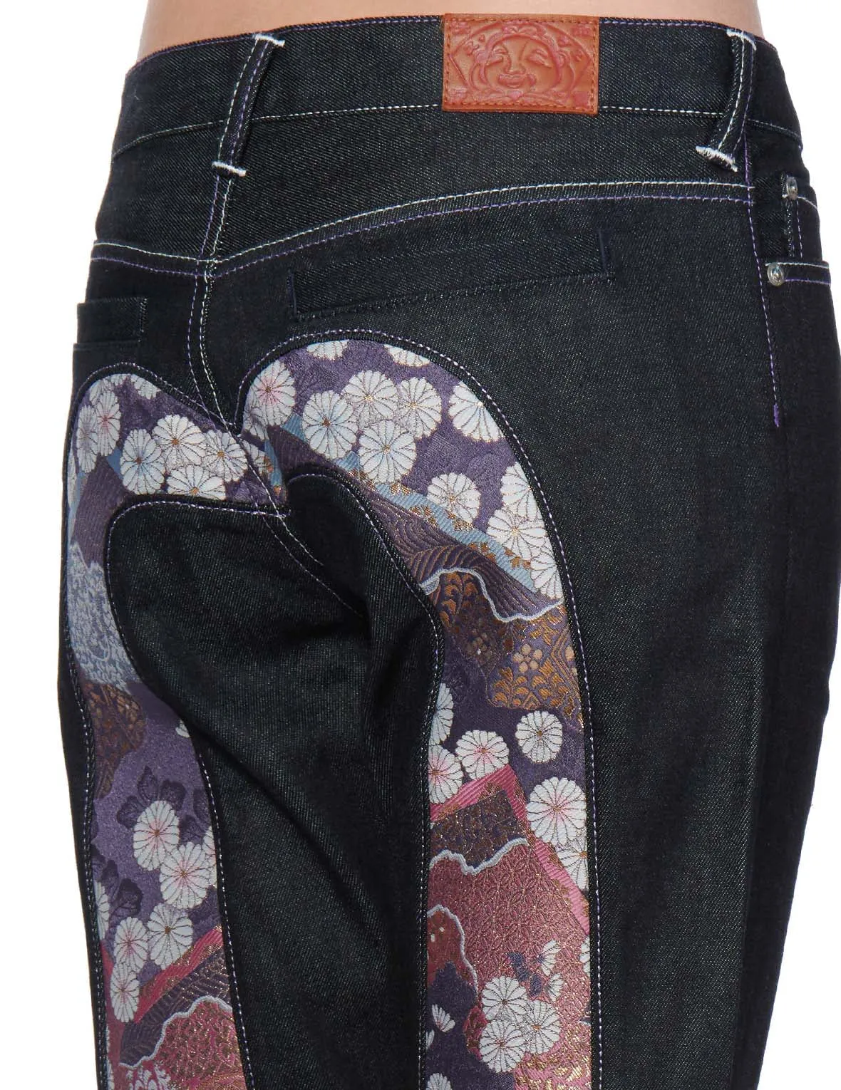 Brocade-inserted Daicock and Kamon Embroidered Boyfriend-fit Jeans