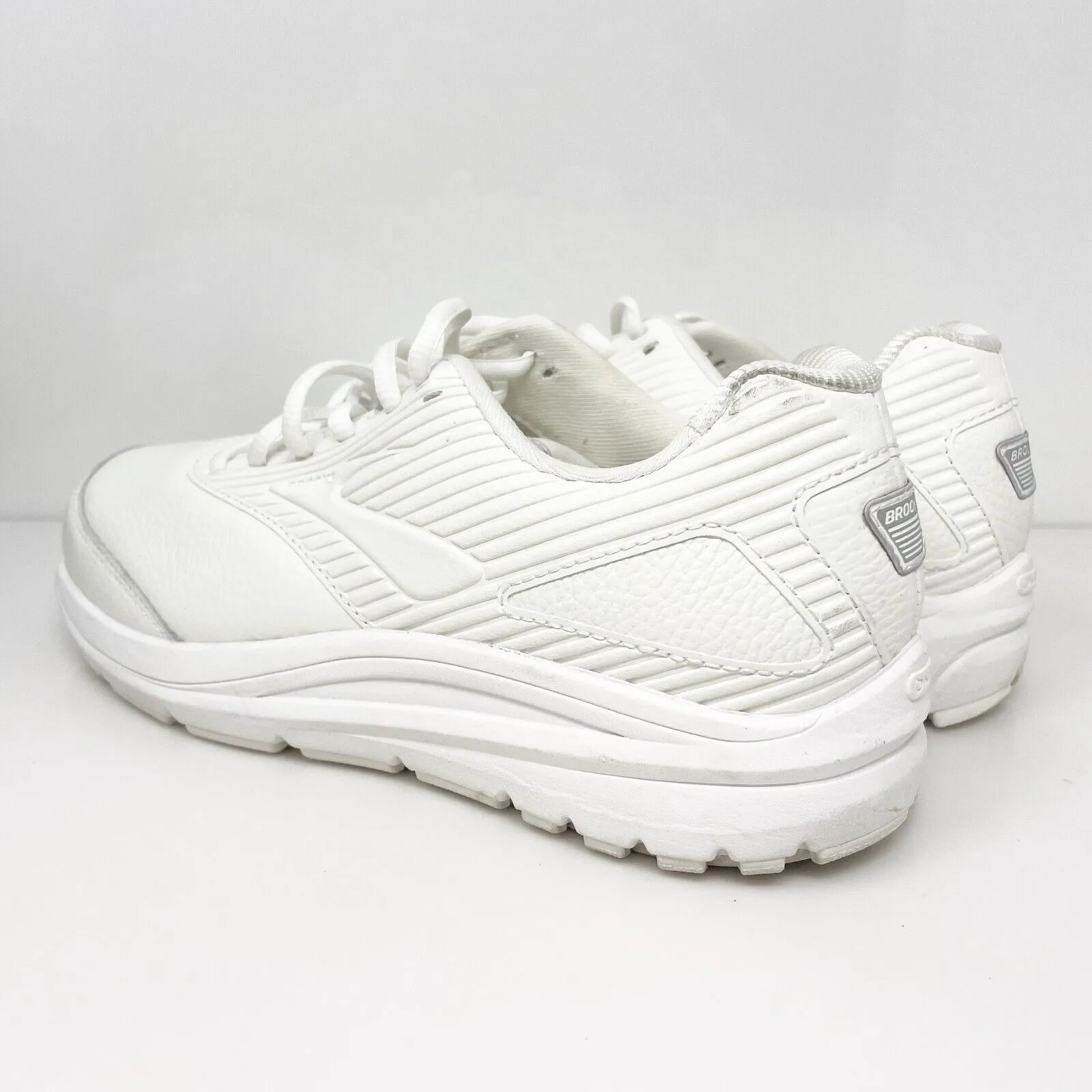 Brooks Womens Addiction Walker 2 1203071B142 White Running Shoes Sneakers 8.5 B