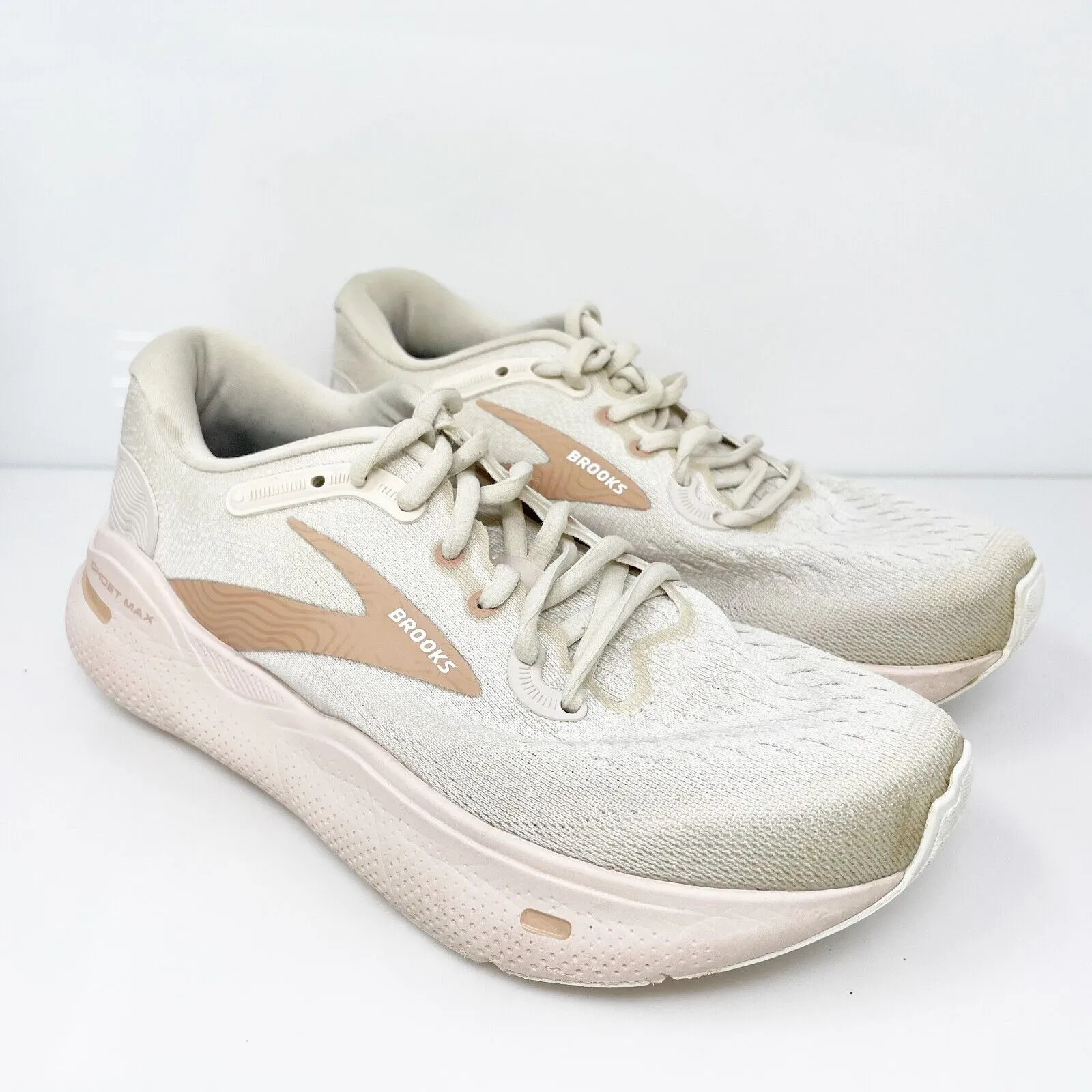 Brooks Womens Ghost Max 1203951B135 Beige Running Shoes Sneakers Size 7 B