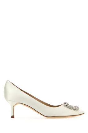 Manolo Blahnik Ivory Satin Hangisi Pumps