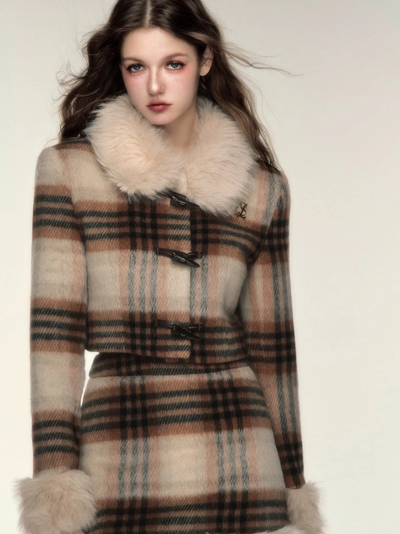 Retro Plaid Fur Collar Short Jacket ＆ Fur Edge Skirt