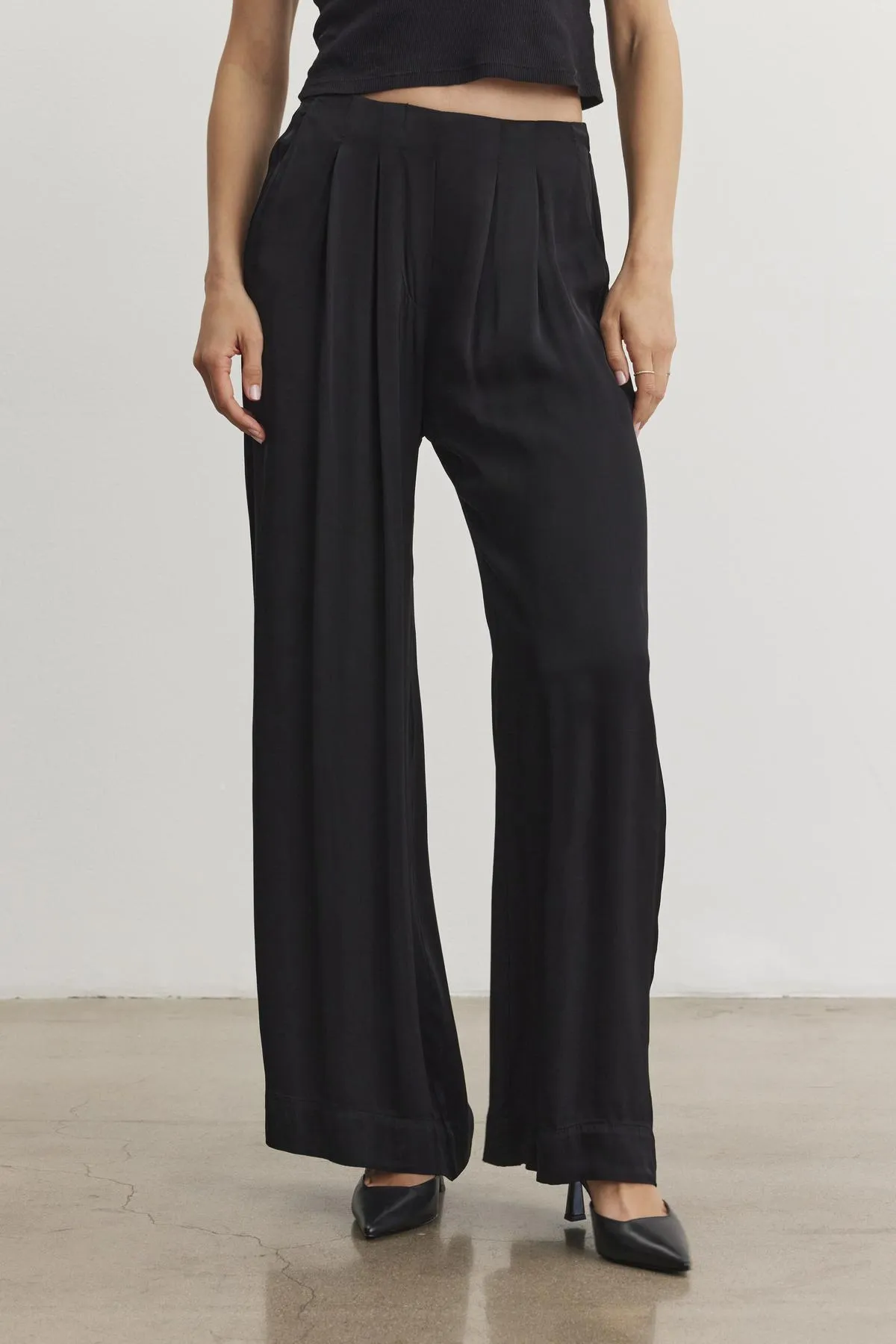 RHETTA SATIN TROUSERS IN BLACK