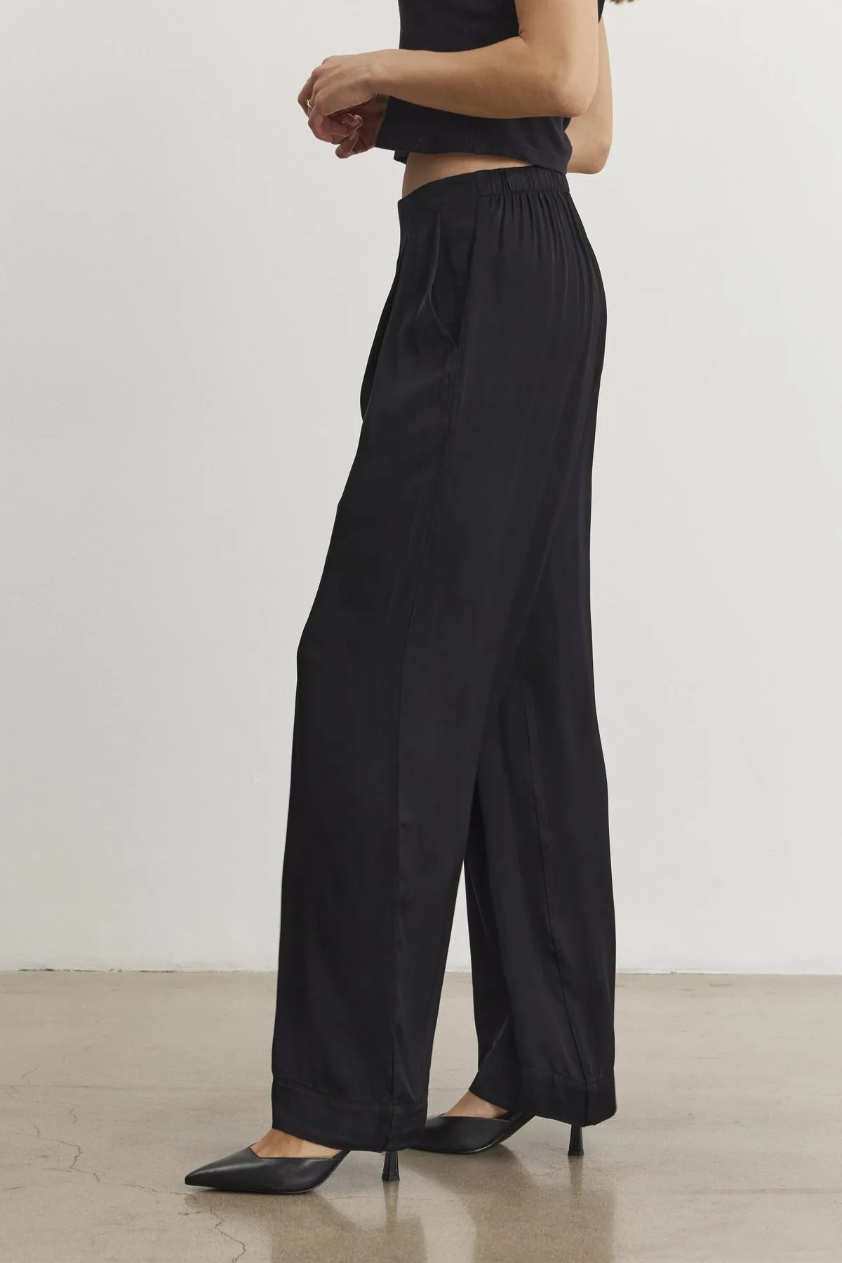 RHETTA SATIN TROUSERS IN BLACK