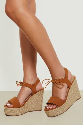 Scallop Detail High Wedges