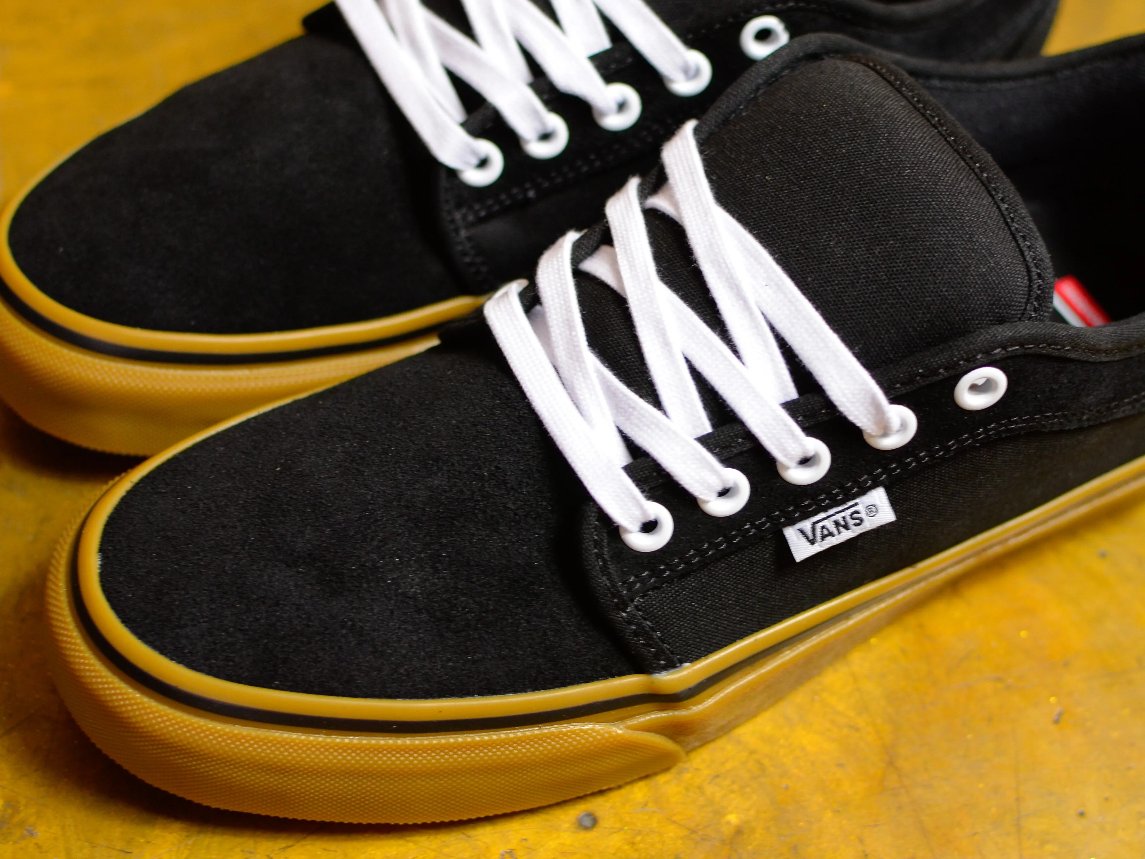 Skate Chukka Low - Black / Black / Gum