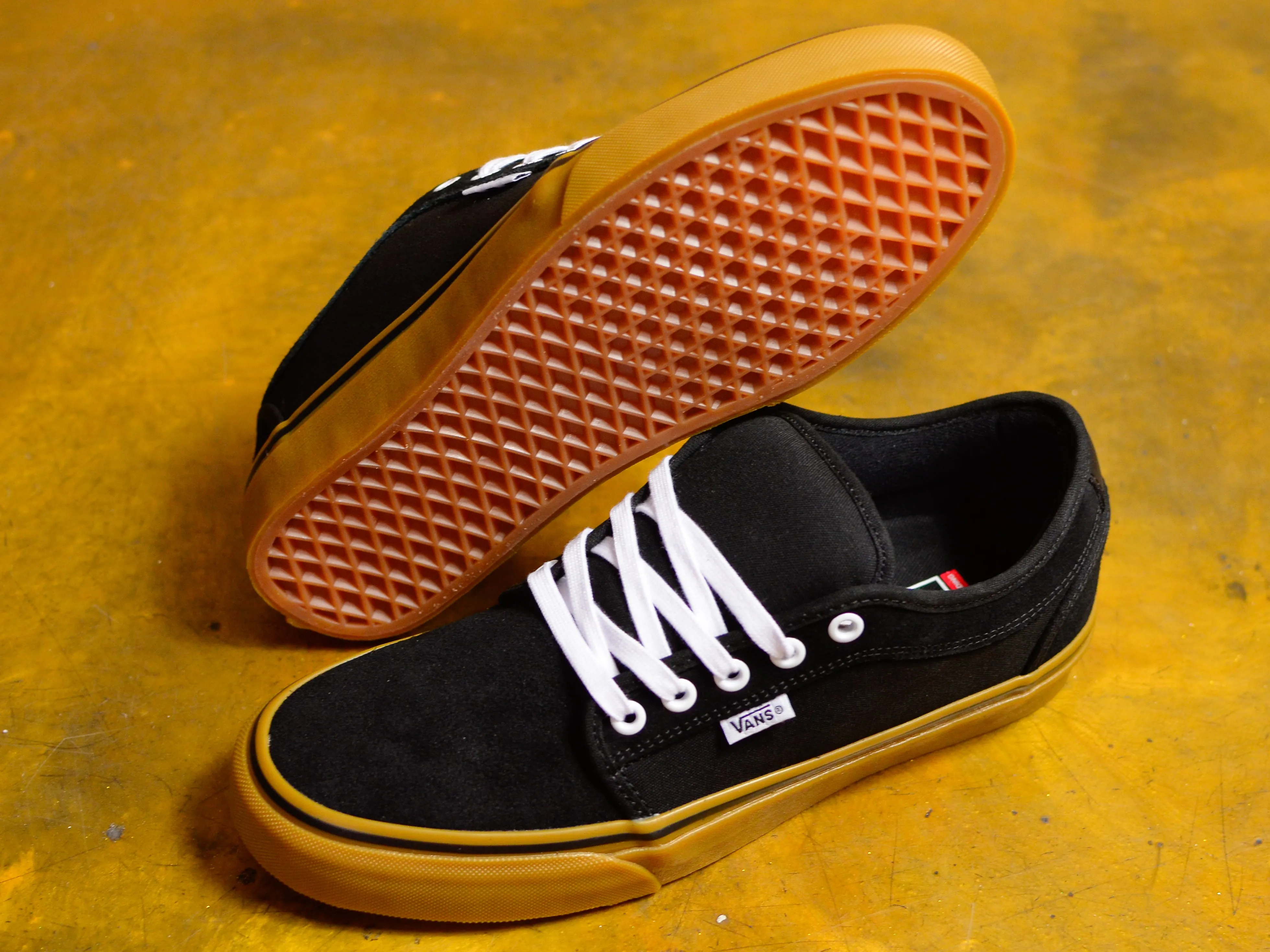 Skate Chukka Low - Black / Black / Gum