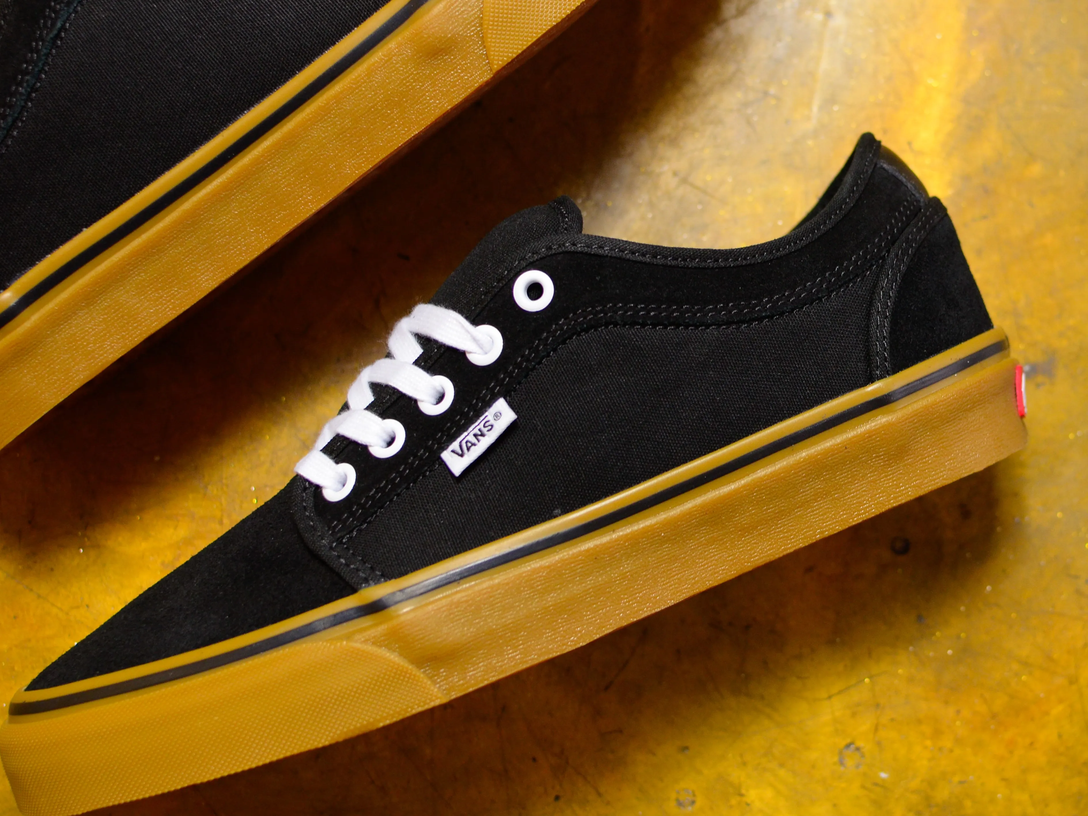 Skate Chukka Low - Black / Black / Gum