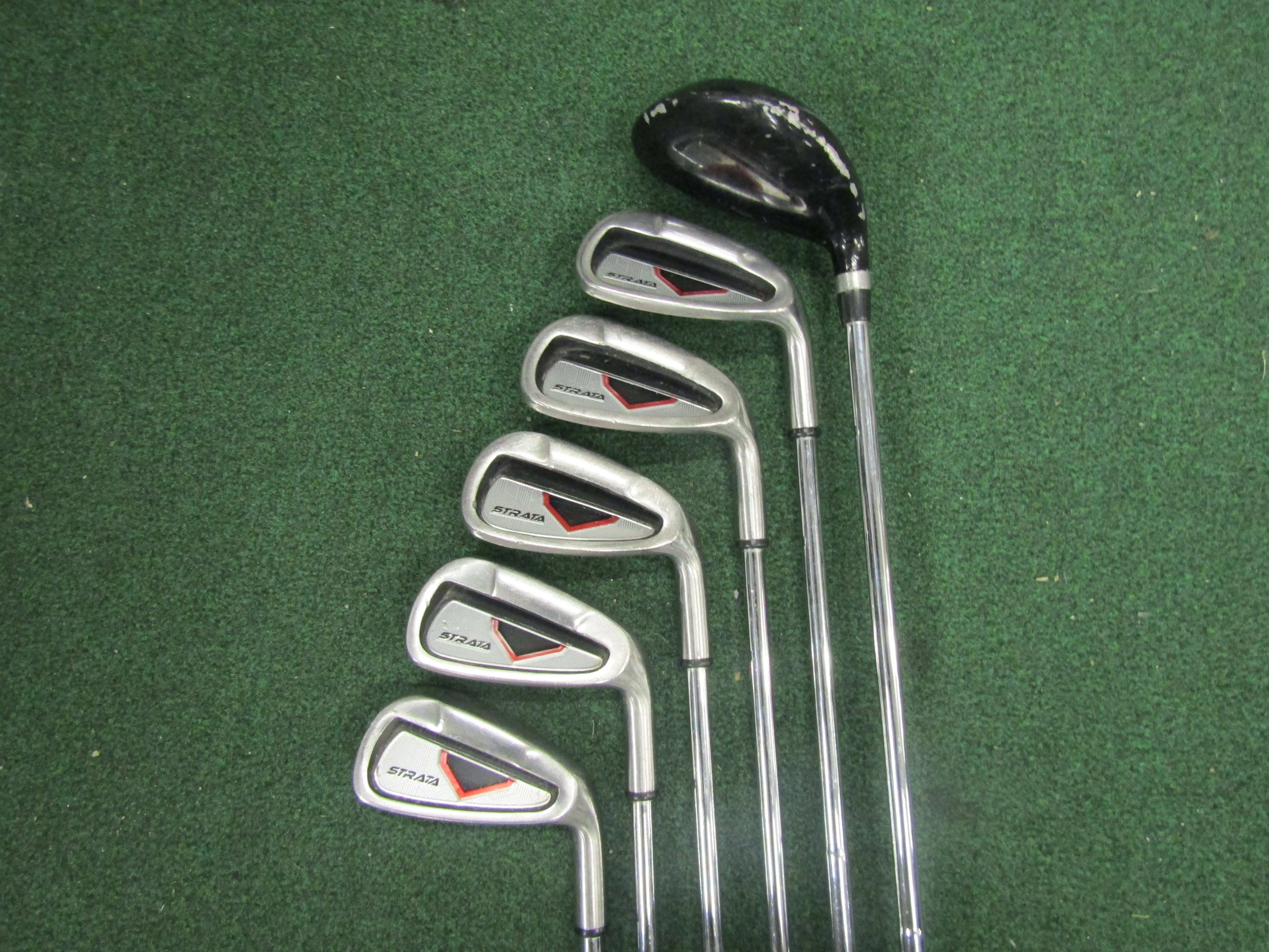 Strata #5-PW 6 pc. Combination Set Regular Flex Steel Shafts Men's Right Hand