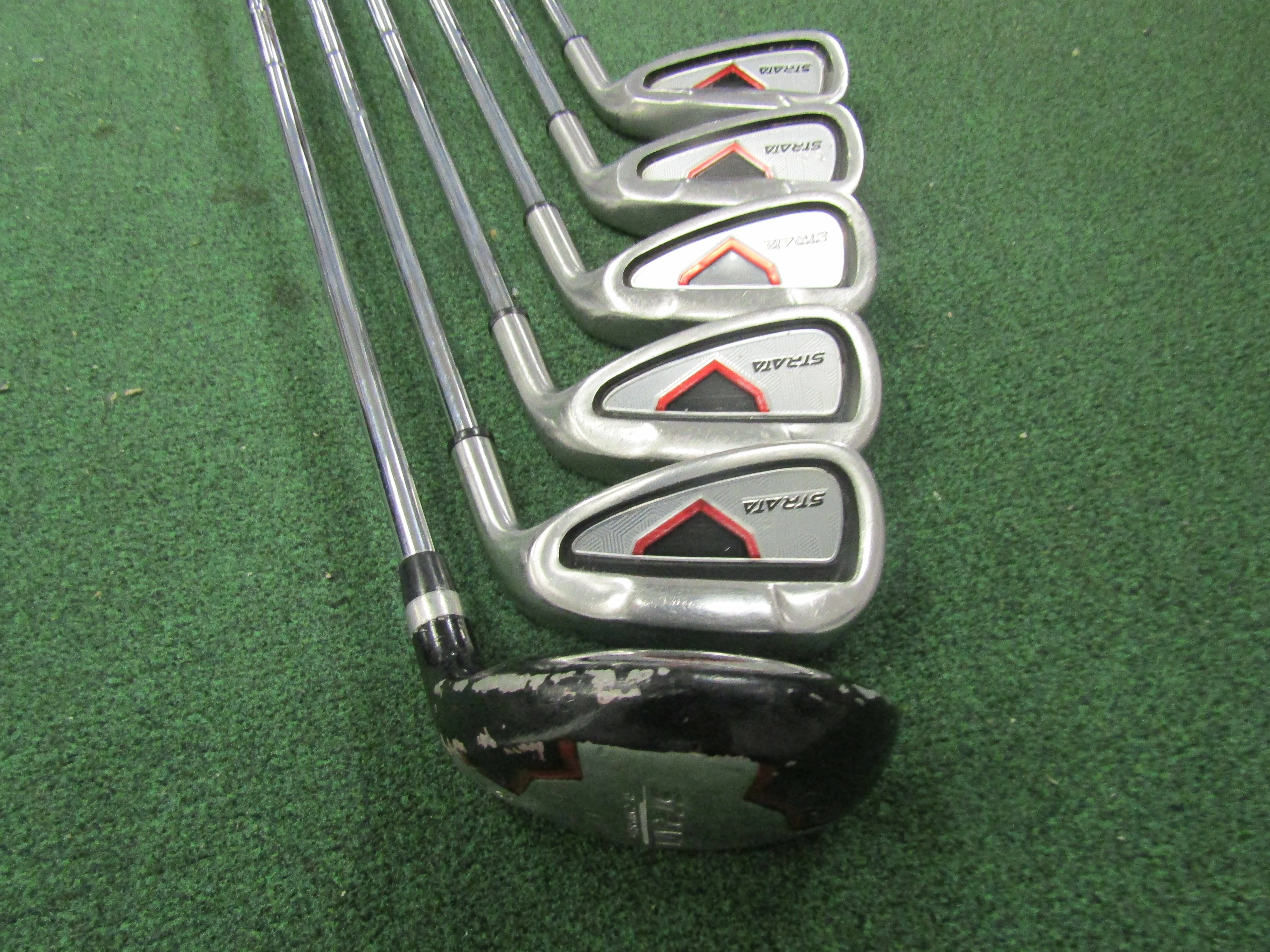 Strata #5-PW 6 pc. Combination Set Regular Flex Steel Shafts Men's Right Hand