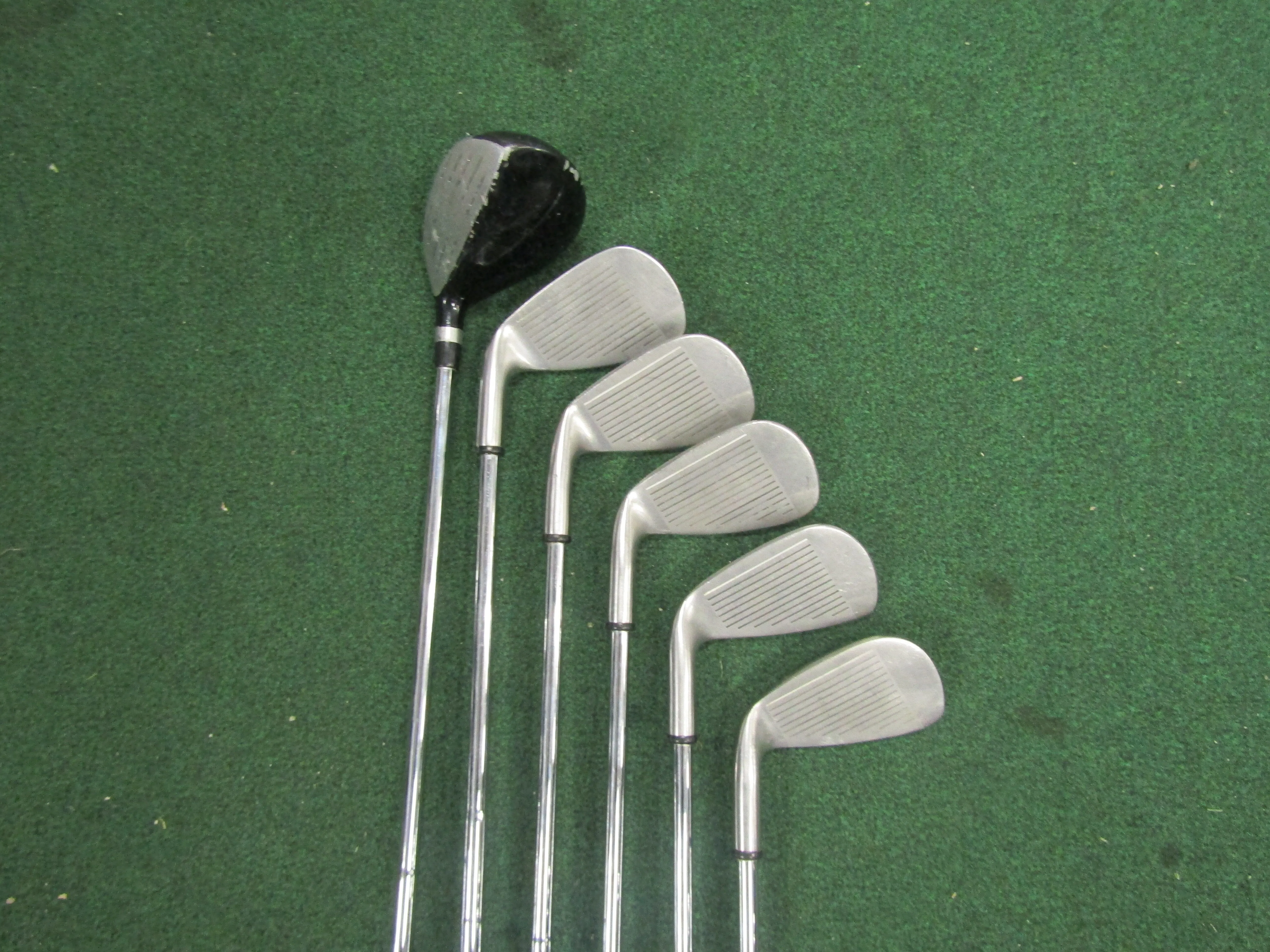 Strata #5-PW 6 pc. Combination Set Regular Flex Steel Shafts Men's Right Hand