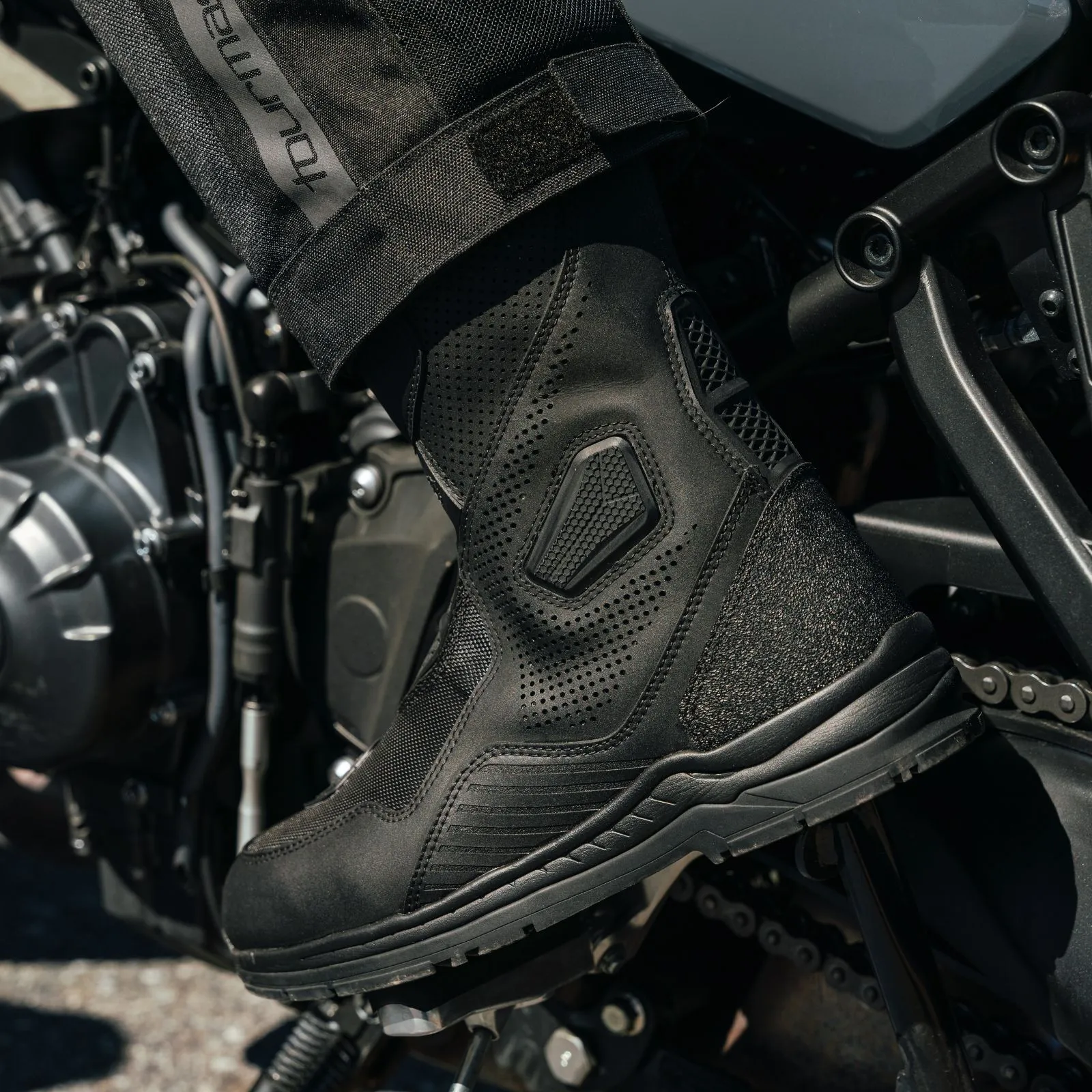 Helix Vented Touring Boots for Tourmaster